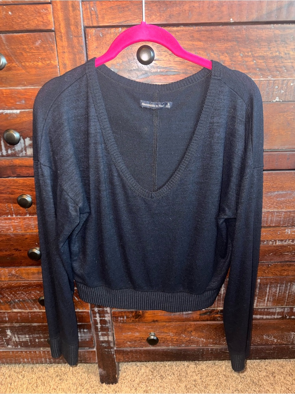 Abercrombie & Fitch Black V‑Neck Sweater Top